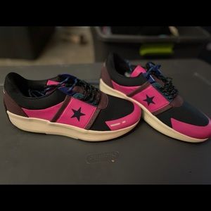 SIZE 12 Women Converse Sneakers Never Worn